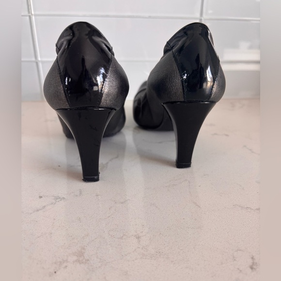 Stuart Weitzman Metallic and Black Heels - Picture 9 of 13